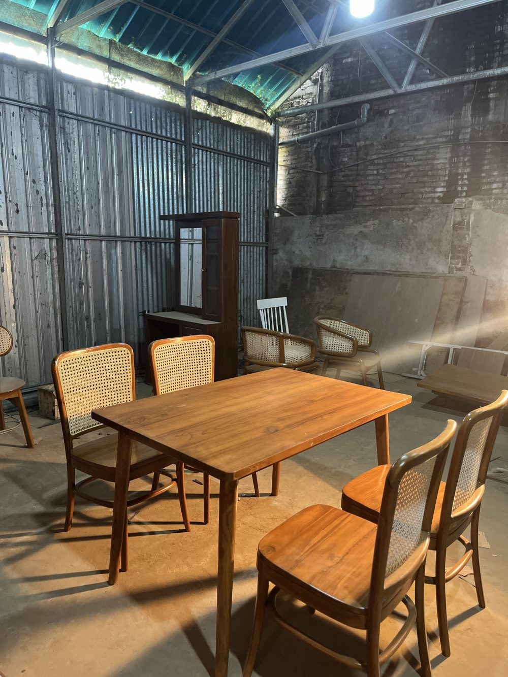 Rekomendasi Meja makan Cafe aesthetic kayu jati - Image 8